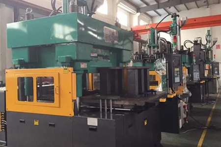 伺服節(jié)能精密注塑機(jī)多少錢(qián)一臺(tái)？至少3萬(wàn)元以上！