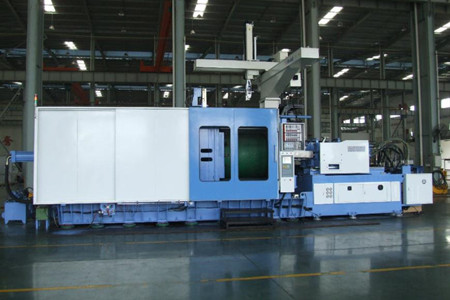 PVC管接頭注塑機(jī)啟動(dòng)前需要做哪些準(zhǔn)備工作？